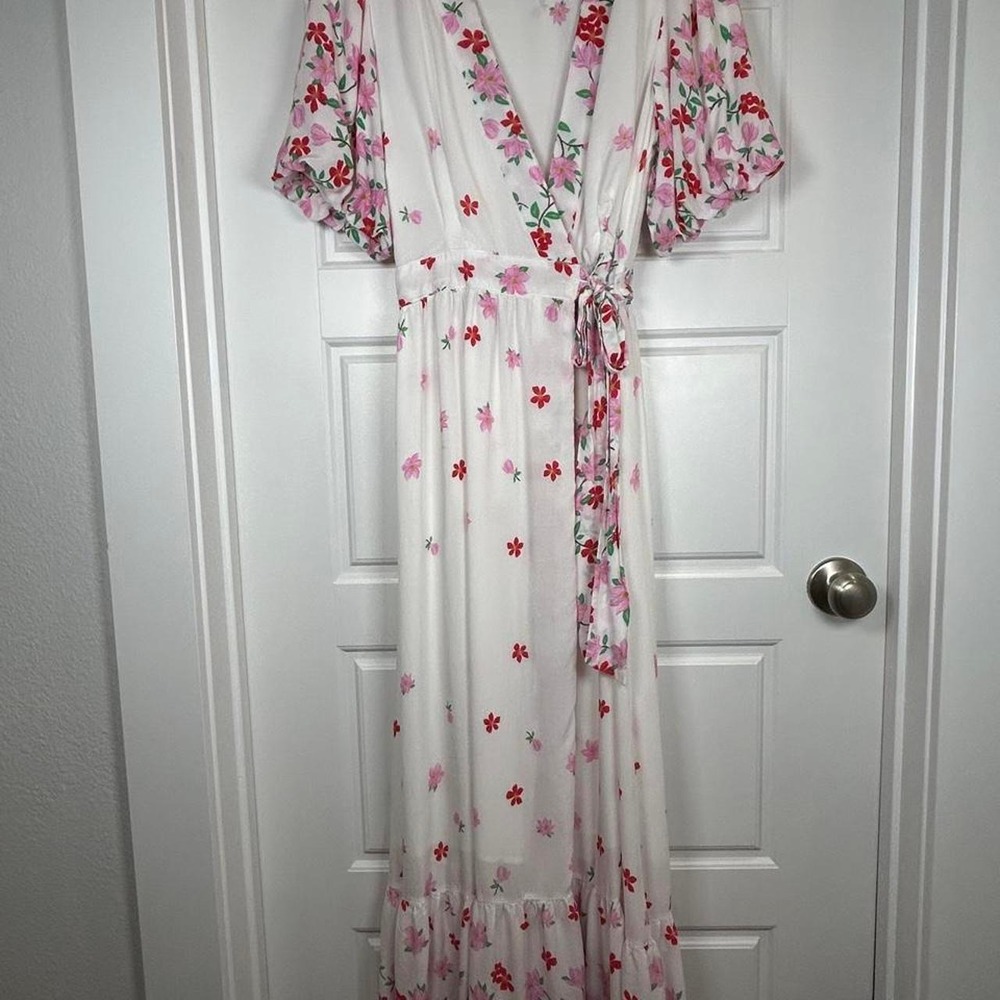 Draper James R.S.V.P White with Floral Maxi Dress with tie Waist